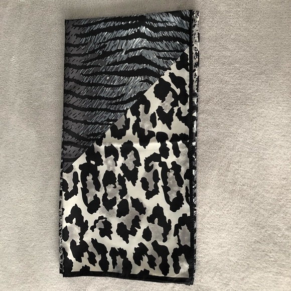 ANIMAL PRINT BLACK & WHITE SQUARE SCARF - Picture 3 of 8